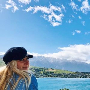 Meet your Posher, Carly